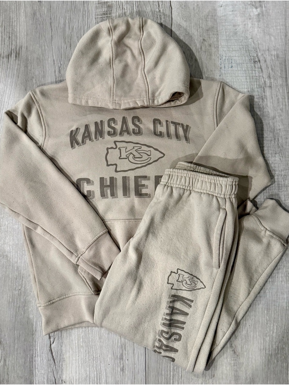 Kansas City Chiefs Kids Beige Hoodie & Jogger Set Size 10/12